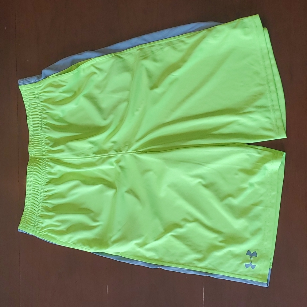 NWOT Under Armour heat gear loose YXL shorts neon